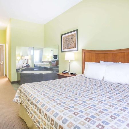 Days Inn & Suites By Wyndham Swainsboro Dış mekan fotoğraf