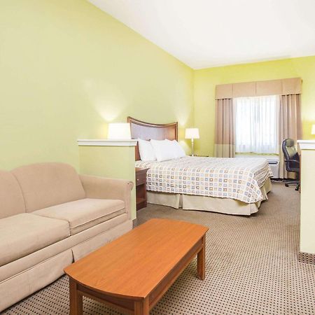 Days Inn & Suites By Wyndham Swainsboro Dış mekan fotoğraf