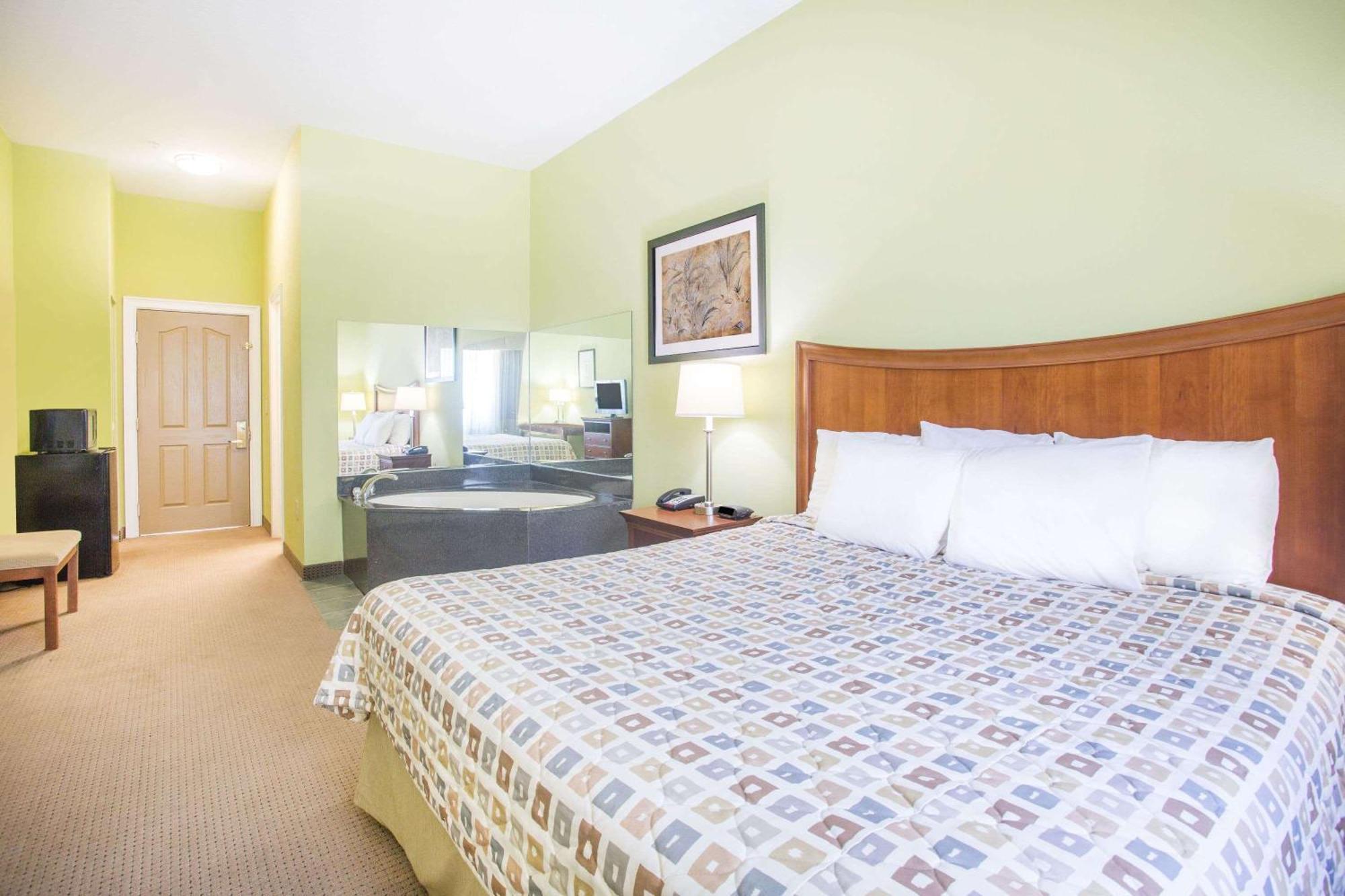 Days Inn & Suites By Wyndham Swainsboro Dış mekan fotoğraf