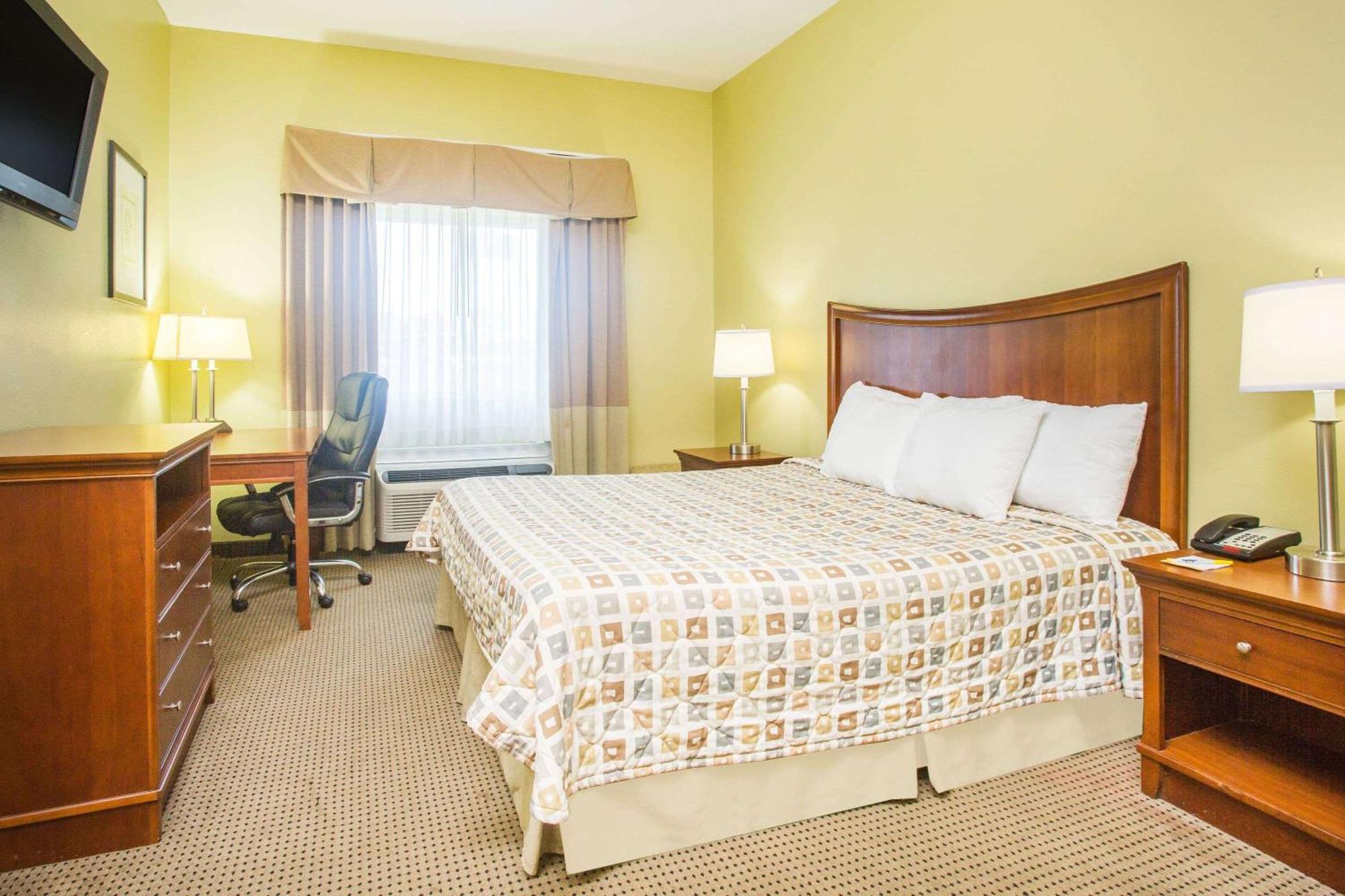 Days Inn & Suites By Wyndham Swainsboro Dış mekan fotoğraf