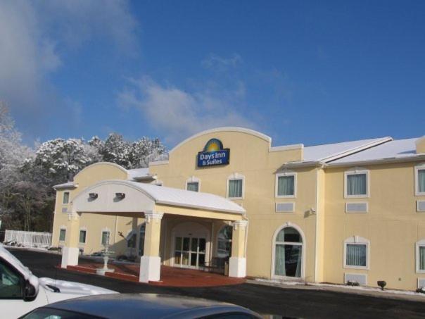 Days Inn & Suites By Wyndham Swainsboro Dış mekan fotoğraf